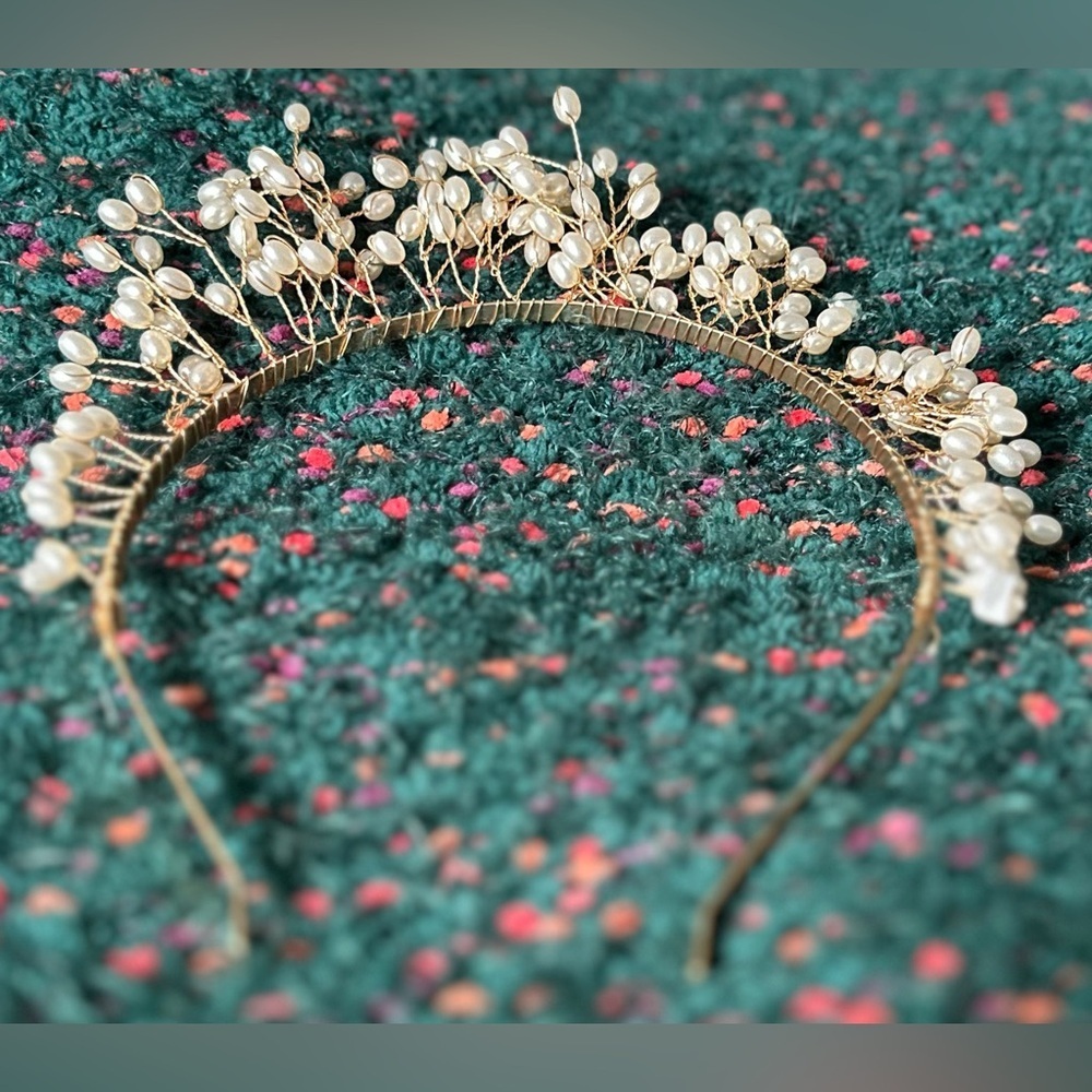 ✨NWT BHLDN Bowie Pearl Headband Bridal Hair Accessory Ivory Gold - Picture 4 of 10